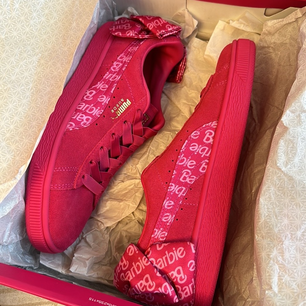 Suede classic x Barbie puma shoes only no Barbie doll - Picture 8 of 13